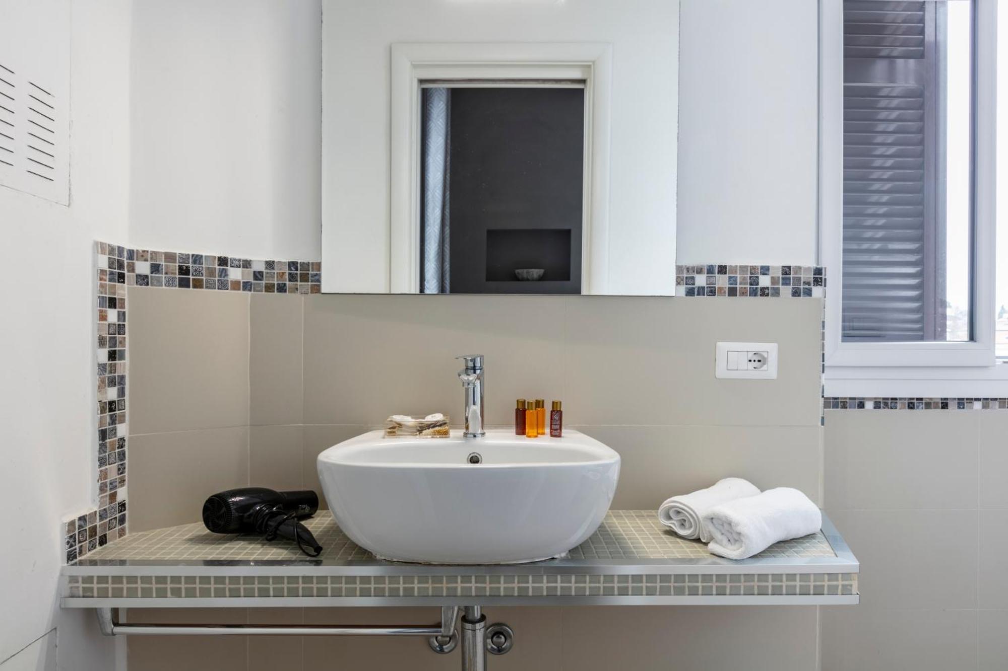 Deza Cozy Place Manzoni Rome Buitenkant foto